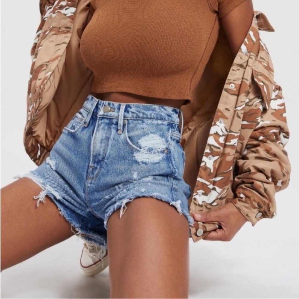 Good American Good '90s Distressed Indigo Short- 27/4
